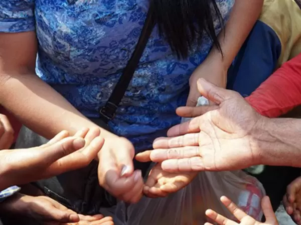  Arthquake Relief 2015 4